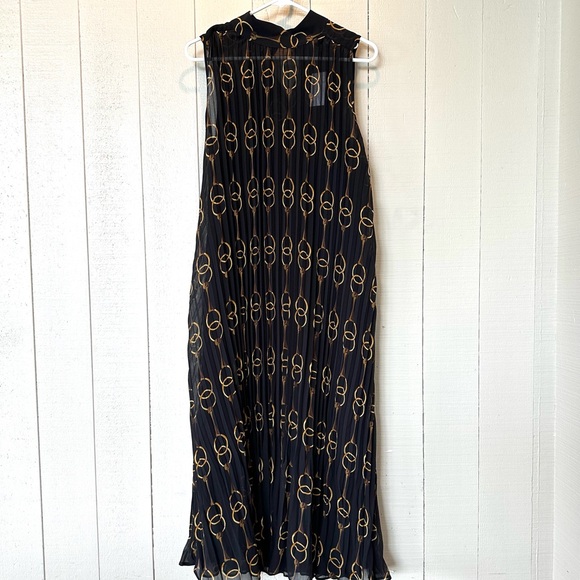 Banana Republic Black Pleated Sheath Dress w/Horsebit Design Small NWT - Picture 4 of 16